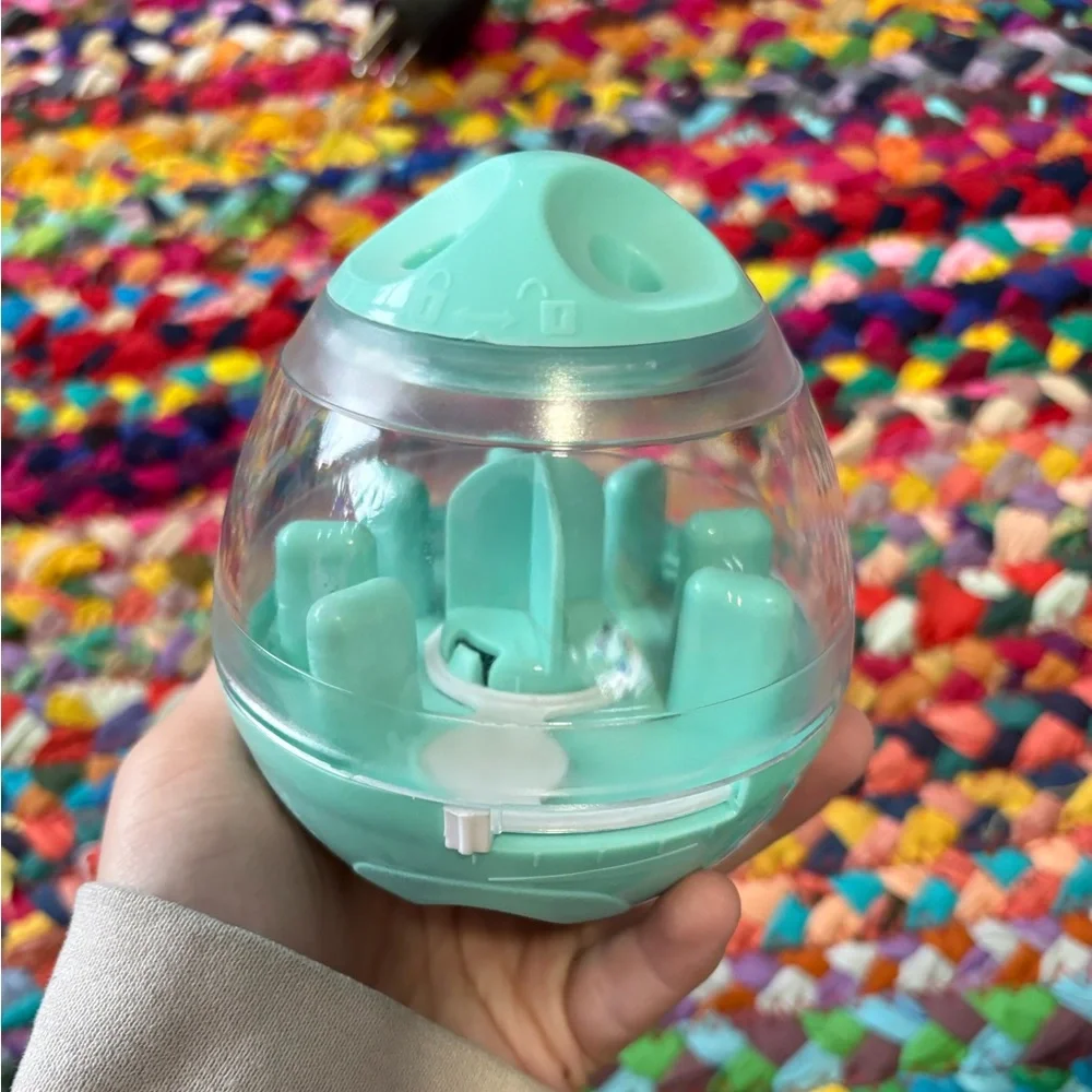 PLASTIC CAT, DOG OR SMALL ANIMAL TREAT DISPENSER
